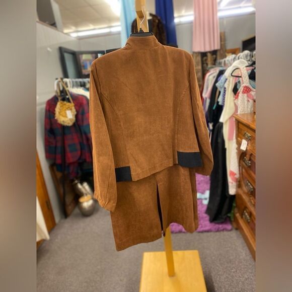 Michael Phillips 16P Brown suede Suit - Picture 3 of 6